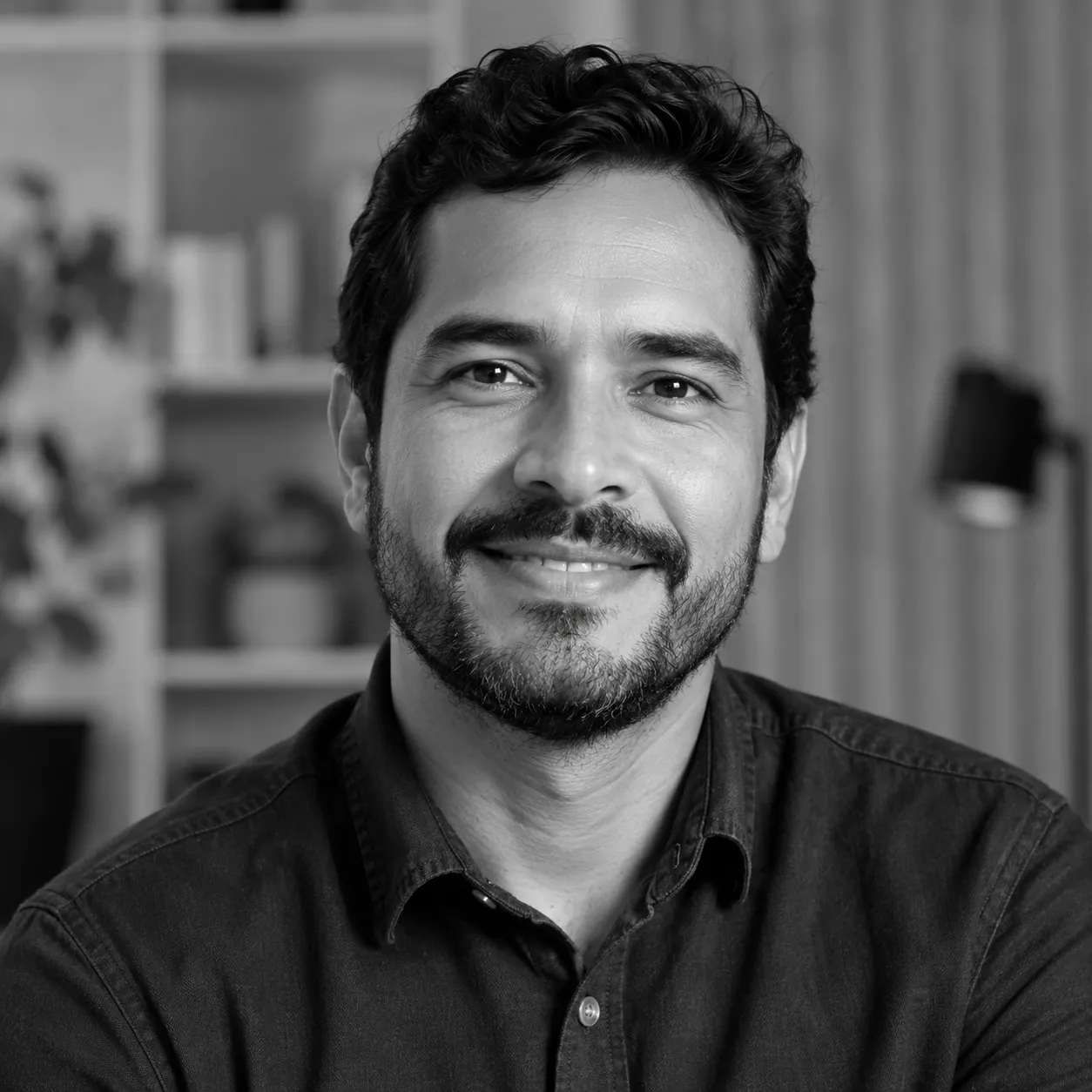 Avatar ilustrativo em preto e branco de um pai