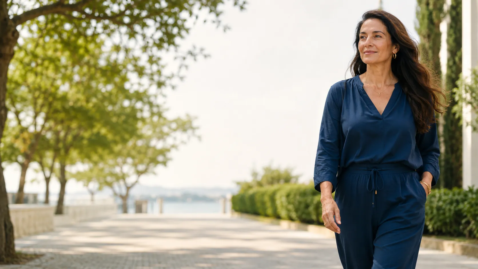 Mulher 40+ com energia e rotina saudável
